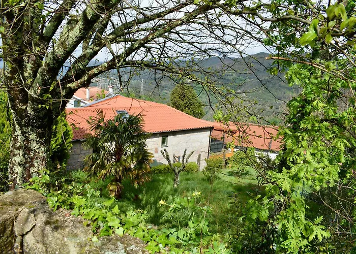 Дом отдыха Castelo Geres - Exquisite Eco-cottage - Jacuzzi Lindoso